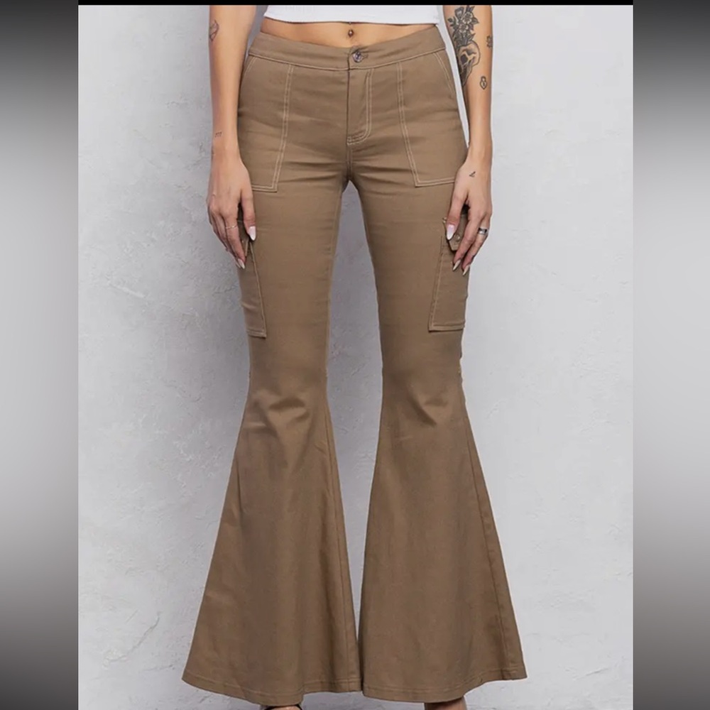 Cargo bell bottom pants w/ stitching detail